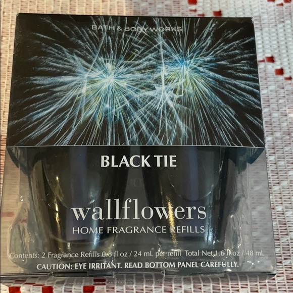Bath and Body Works Wallflower Black Tie 2 pack